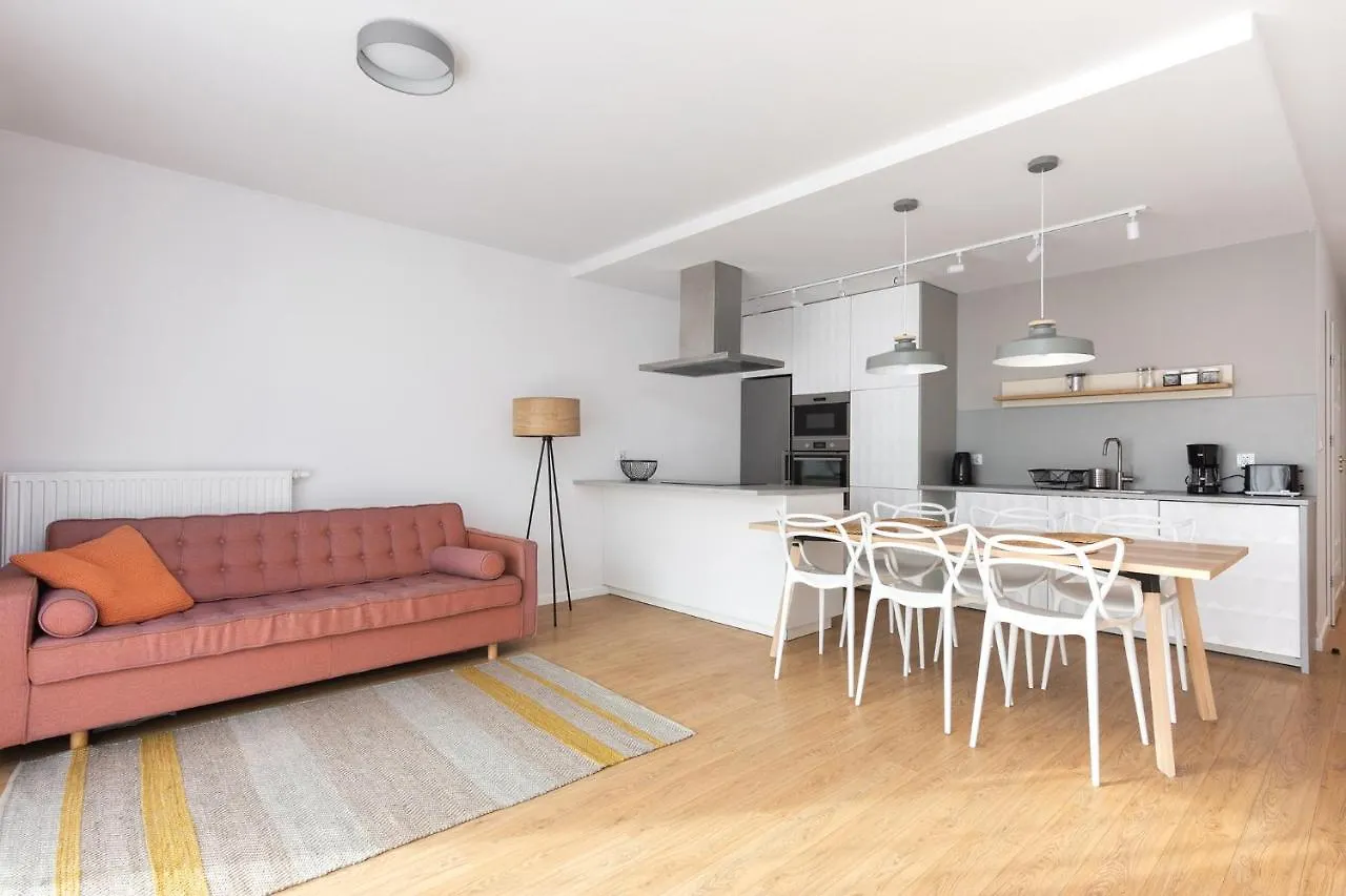 Luxury Apartment Nearto Old Town Vermelo contacts